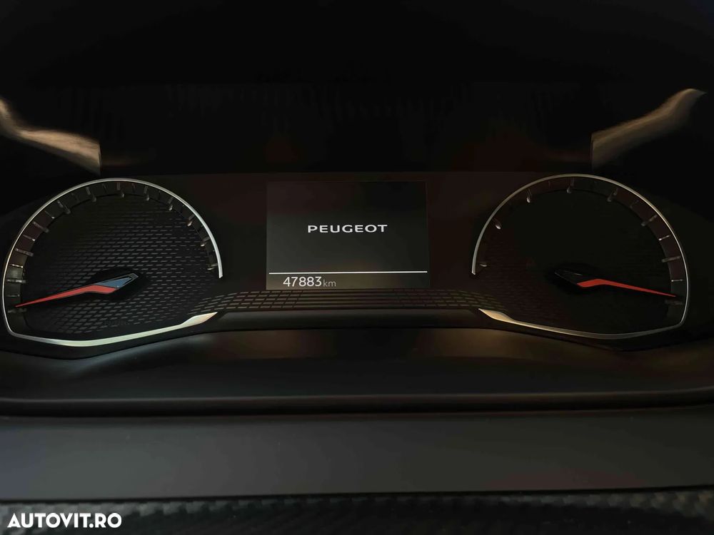 Peugeot 208 - 16
