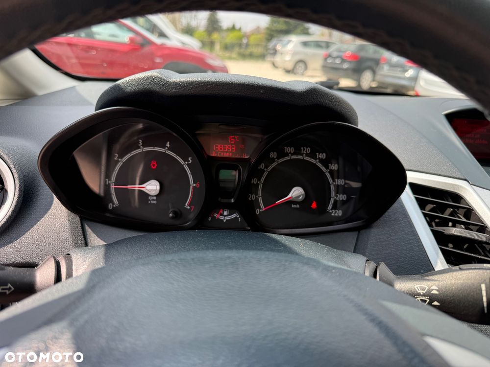 Ford Fiesta 1.25 Ghia - 22