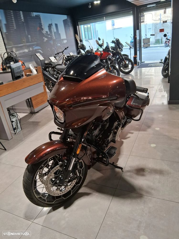 Harley-Davidson Street Street Glide CVO - 5