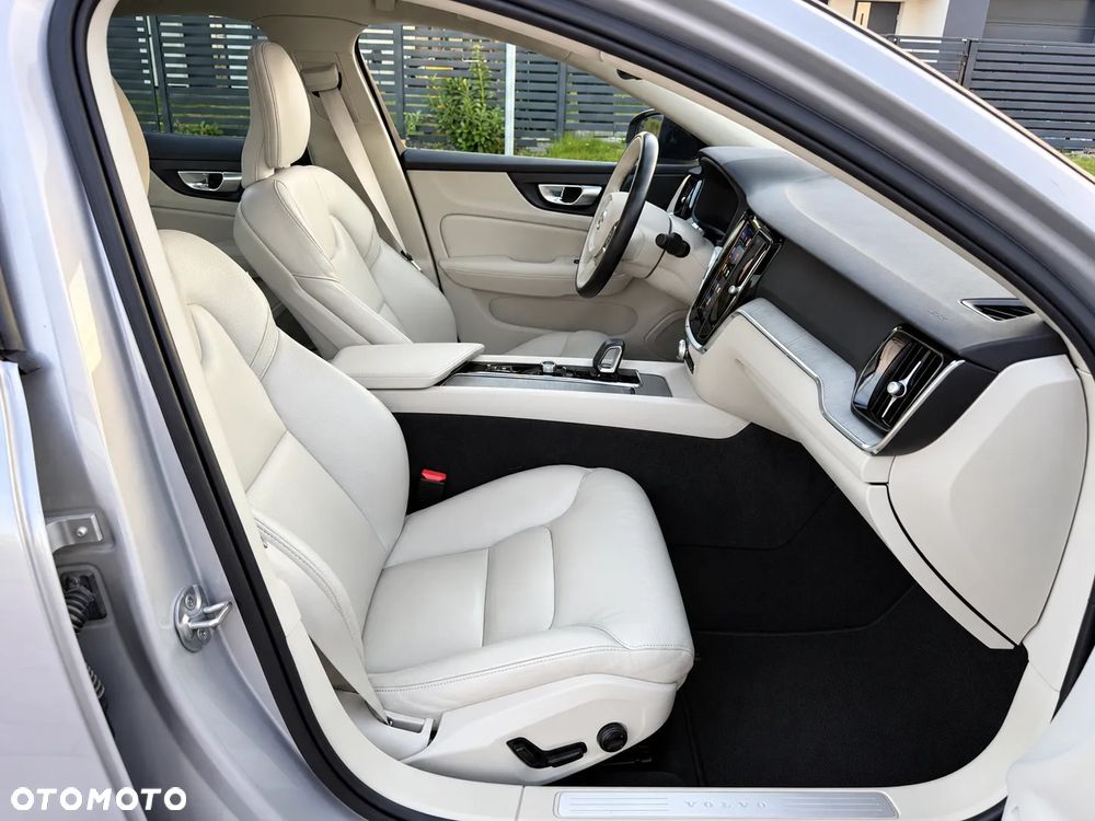 Volvo S60 B5 B R-Design - 13
