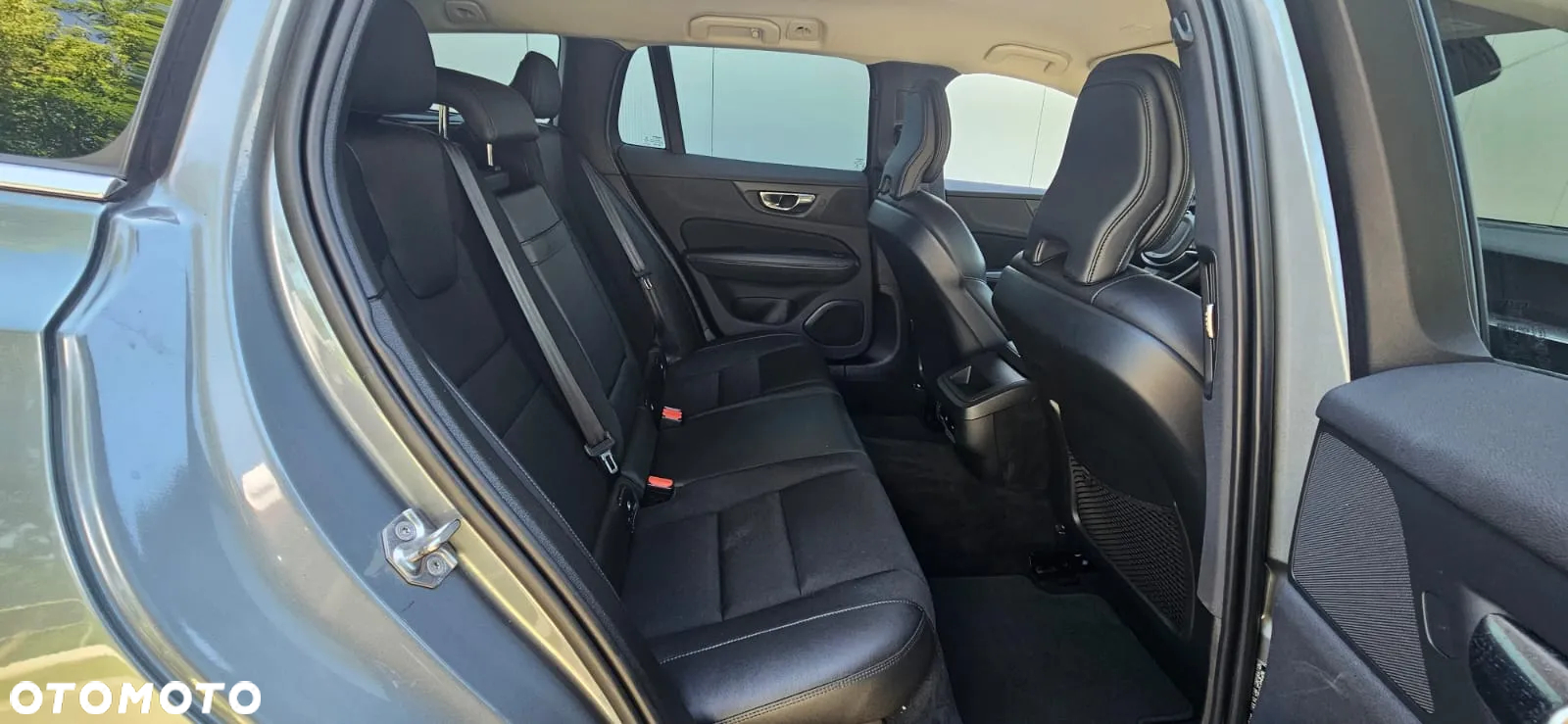 Volvo V60 T4 Geartronic Momentum Pro - 24