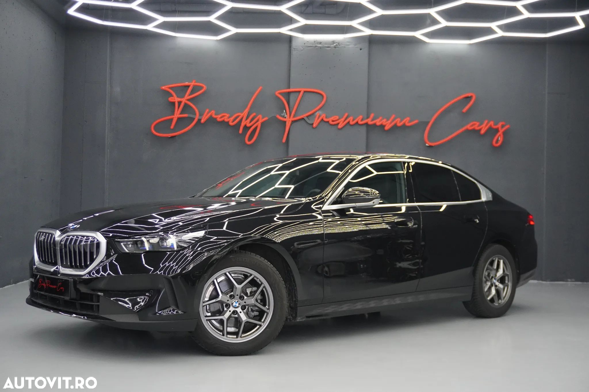 BMW Seria 5 520i Aut. - 1