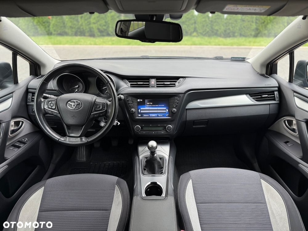 Toyota Avensis 2.0 D-4D Premium - 15