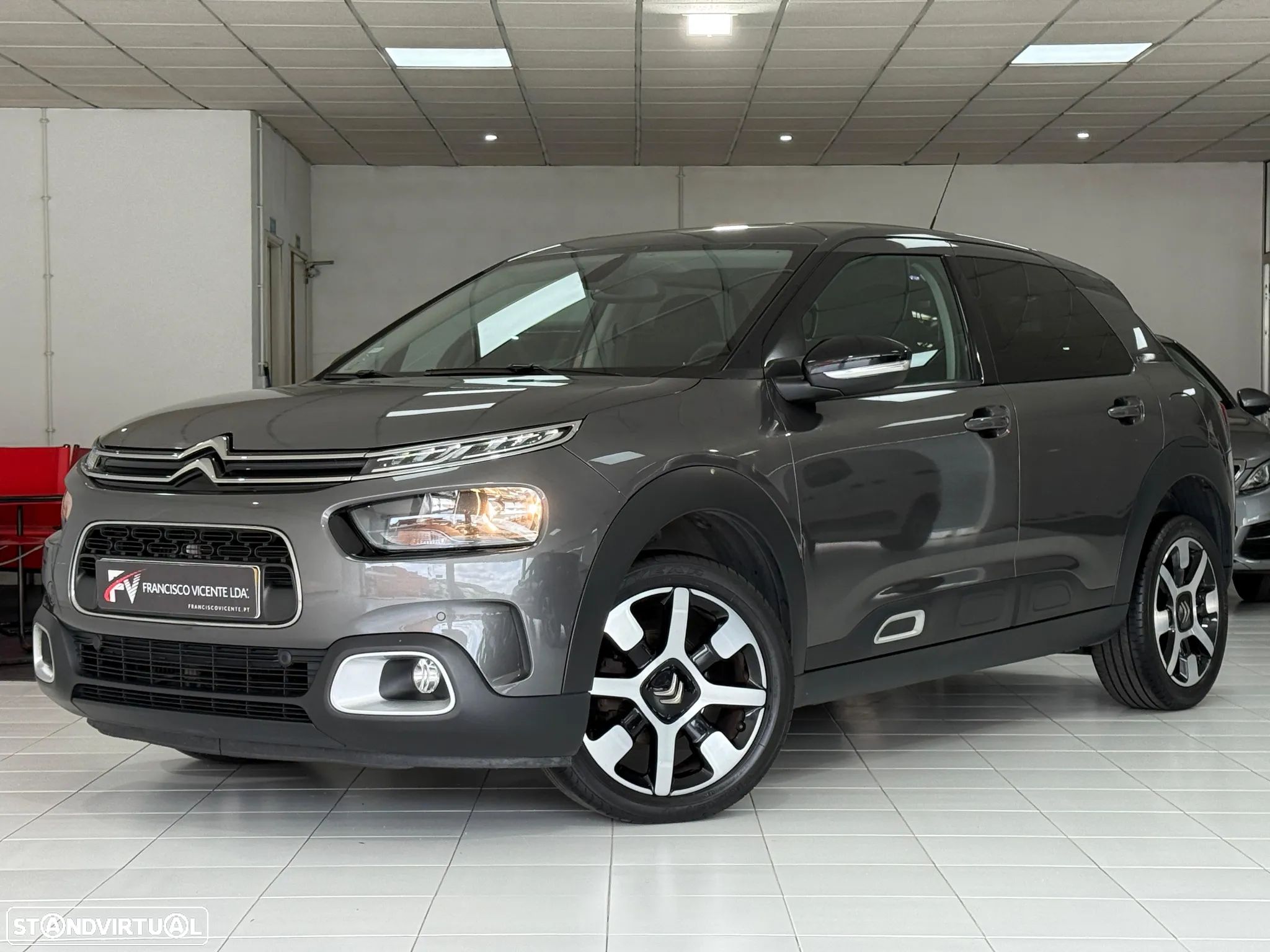 Citroën C4 Cactus 1.2 PureTech Shine - 1