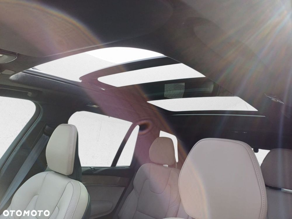 Volvo XC 90 - 25