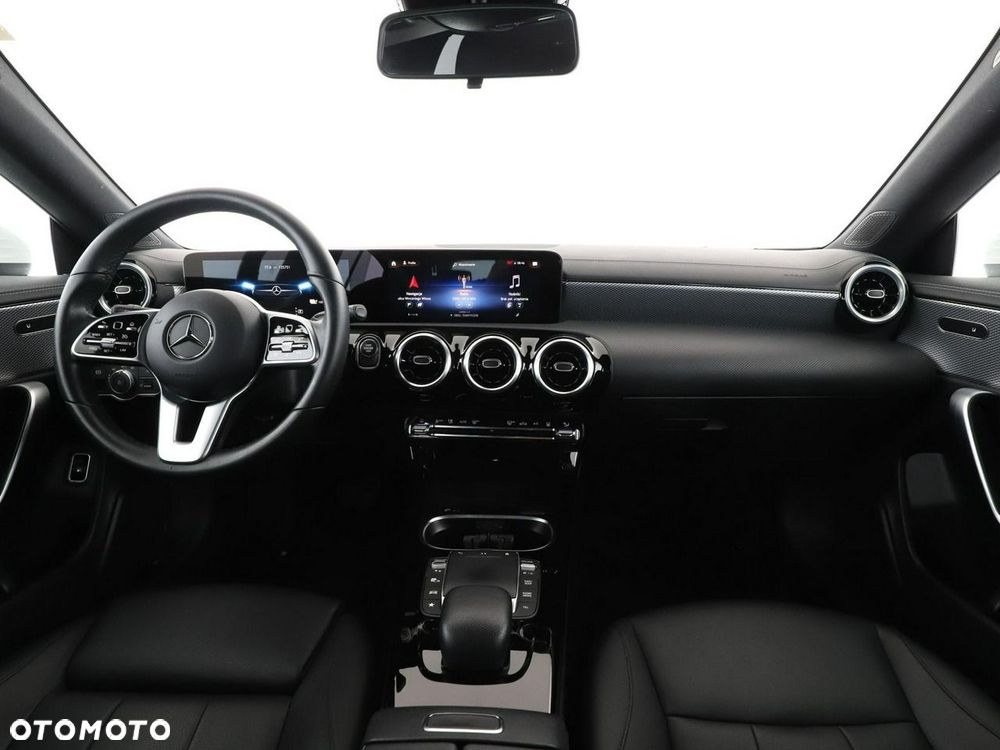 Mercedes-Benz CLA 250 e 8G-DCT Progressive - 17
