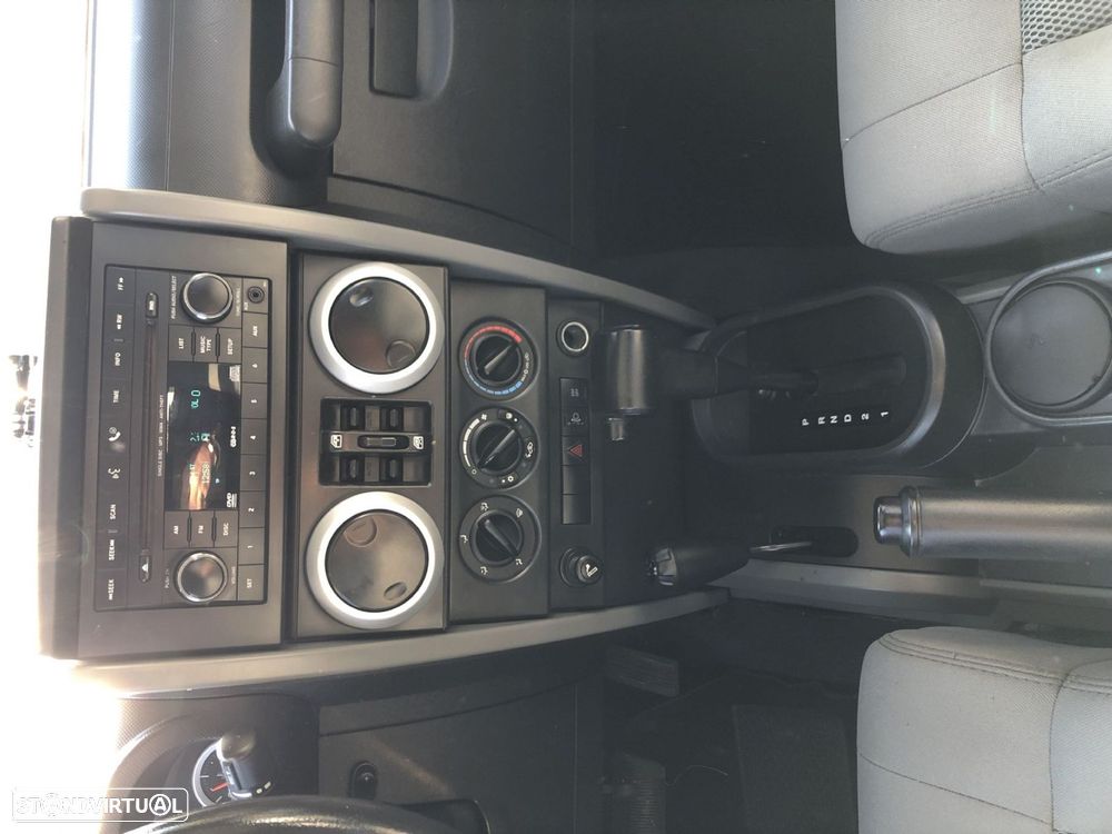 Jeep Wrangler - 8