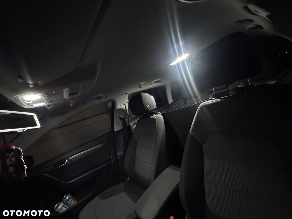 Volkswagen Passat 1.6 TDI DPF BlueMot Comfortline - 33