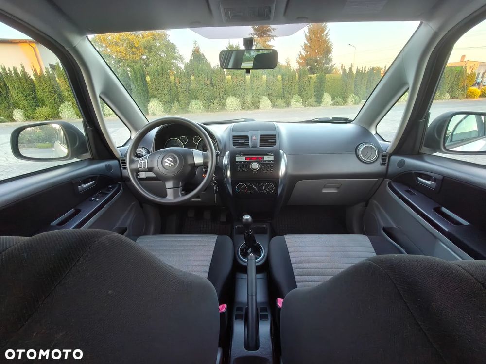 Suzuki SX4 1.6 Comfort Plus - 14
