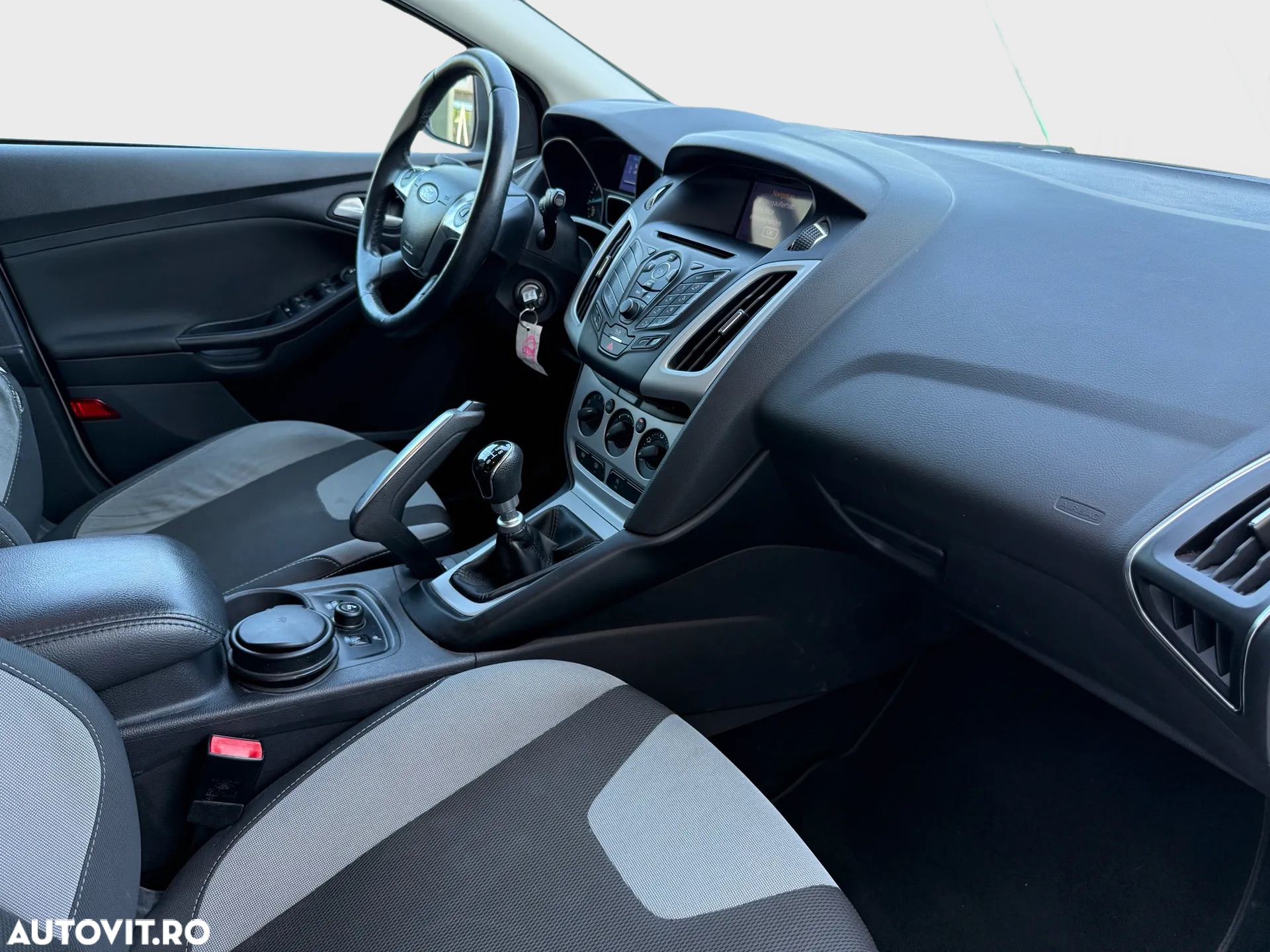 Ford Focus Turnier 1.0 EcoBoost Start-Stopp-System Champions Edition - 10