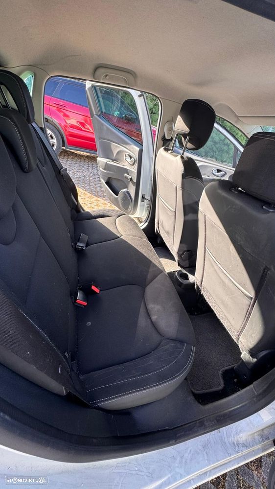 Renault Clio 1.5 dCi Limited - 10