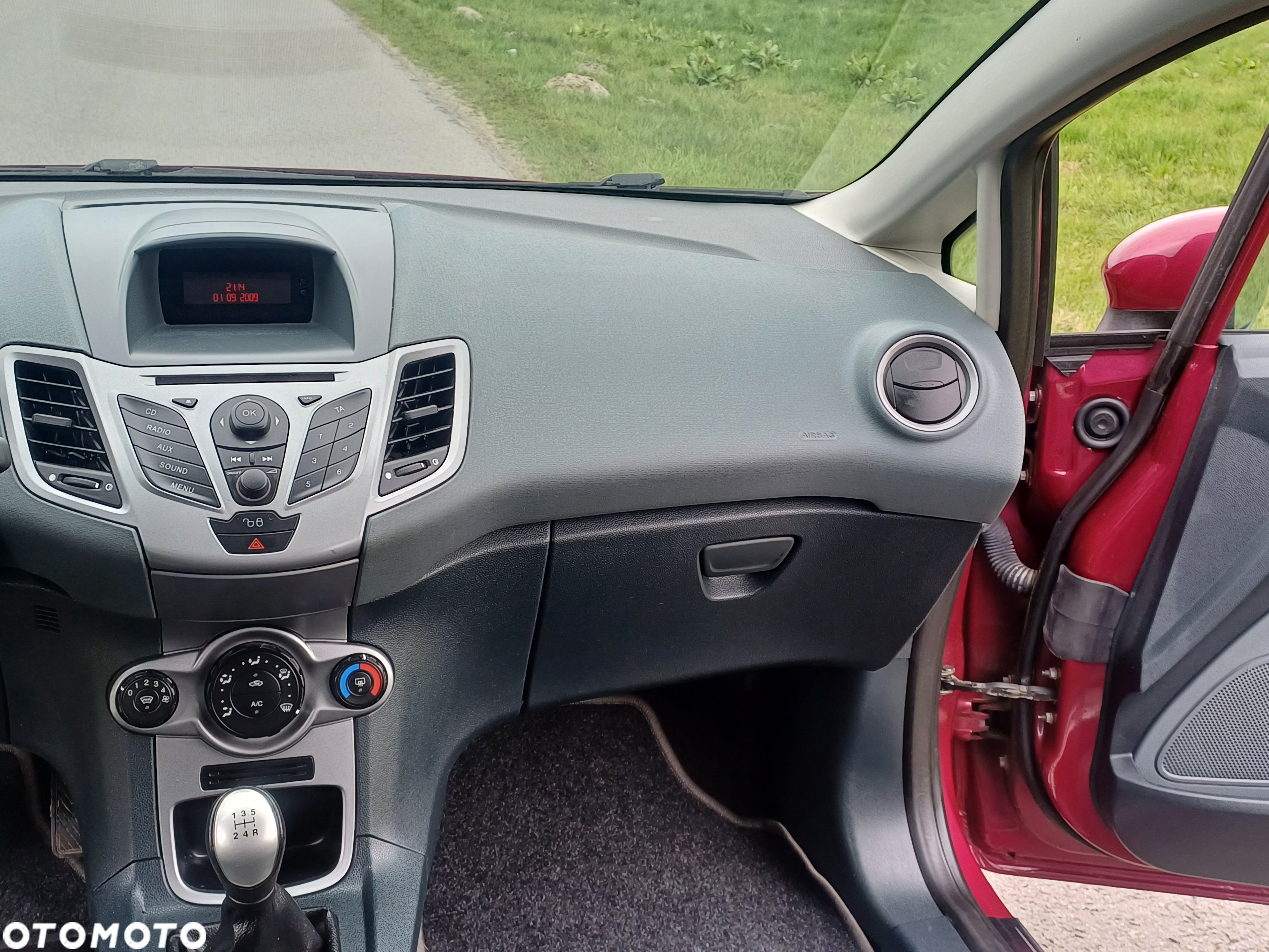 Ford Fiesta 1.4 Ghia - 23