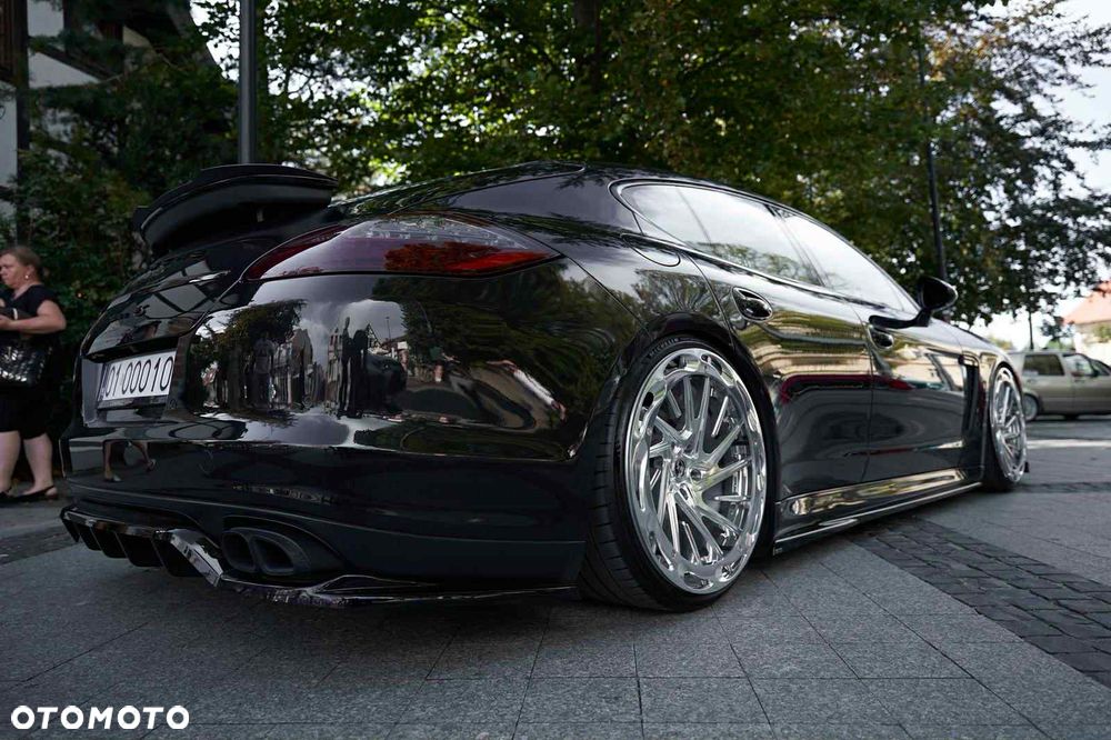 Porsche Panamera 4S - 23