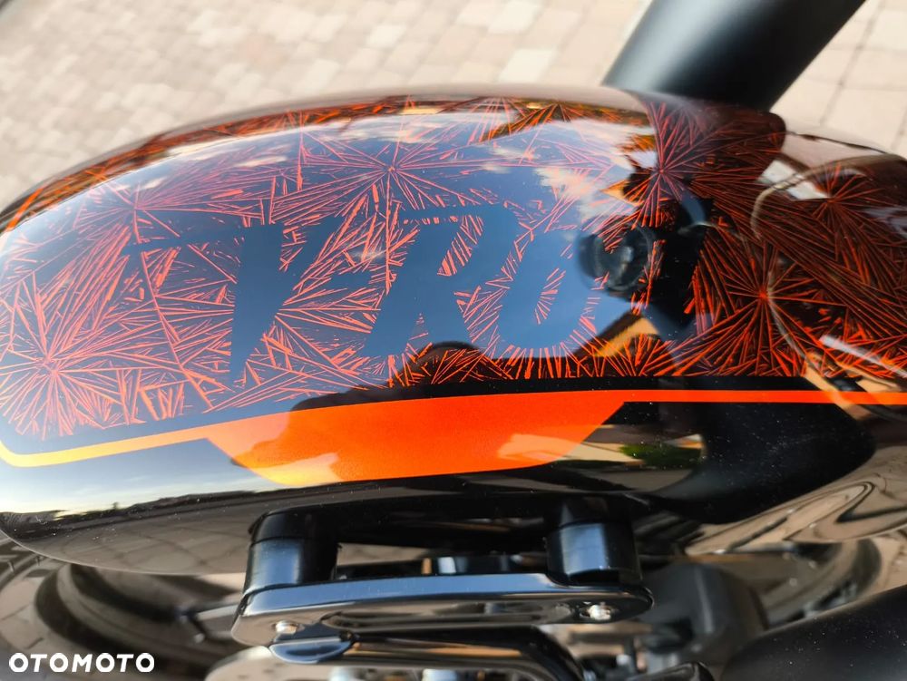 Harley-Davidson V-Rod Muscle - 10