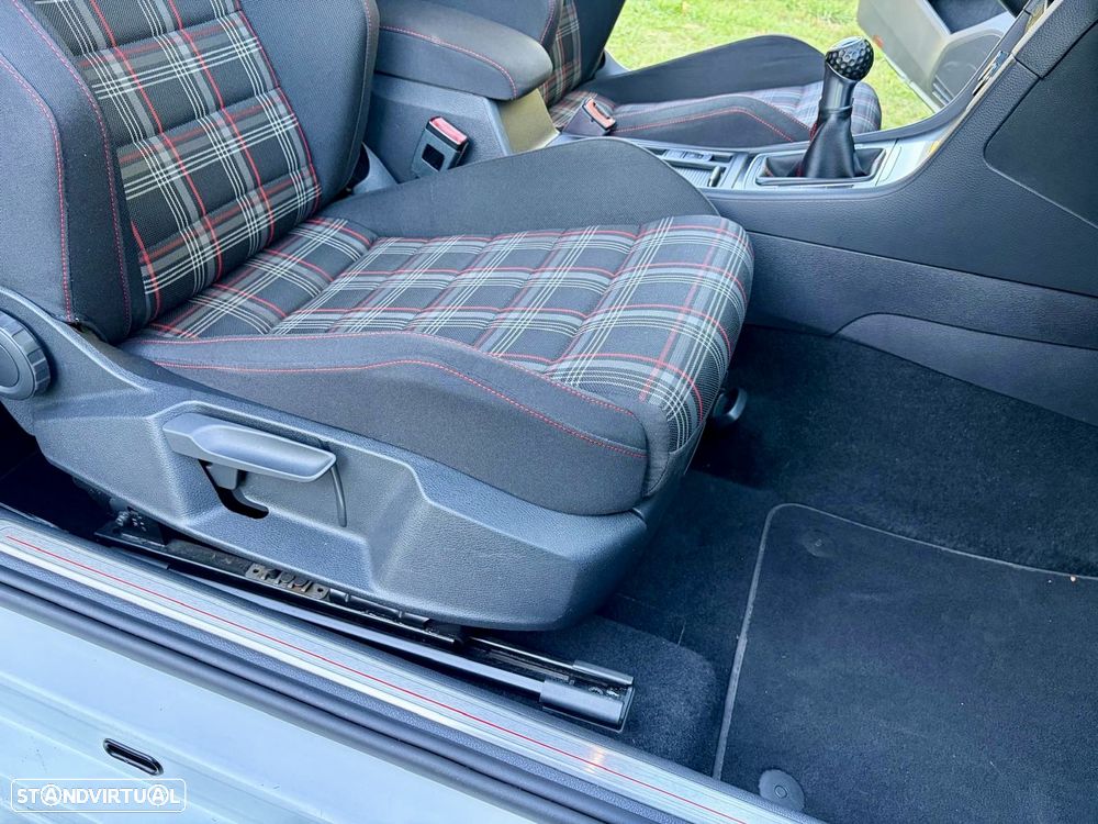 VW Golf 2.0 TSi GTi Performance - 29