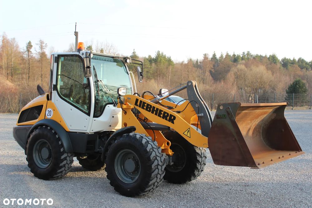 Liebherr 506Compact / Sprowadzona / Łyżka / Widły/2400MTg - 2