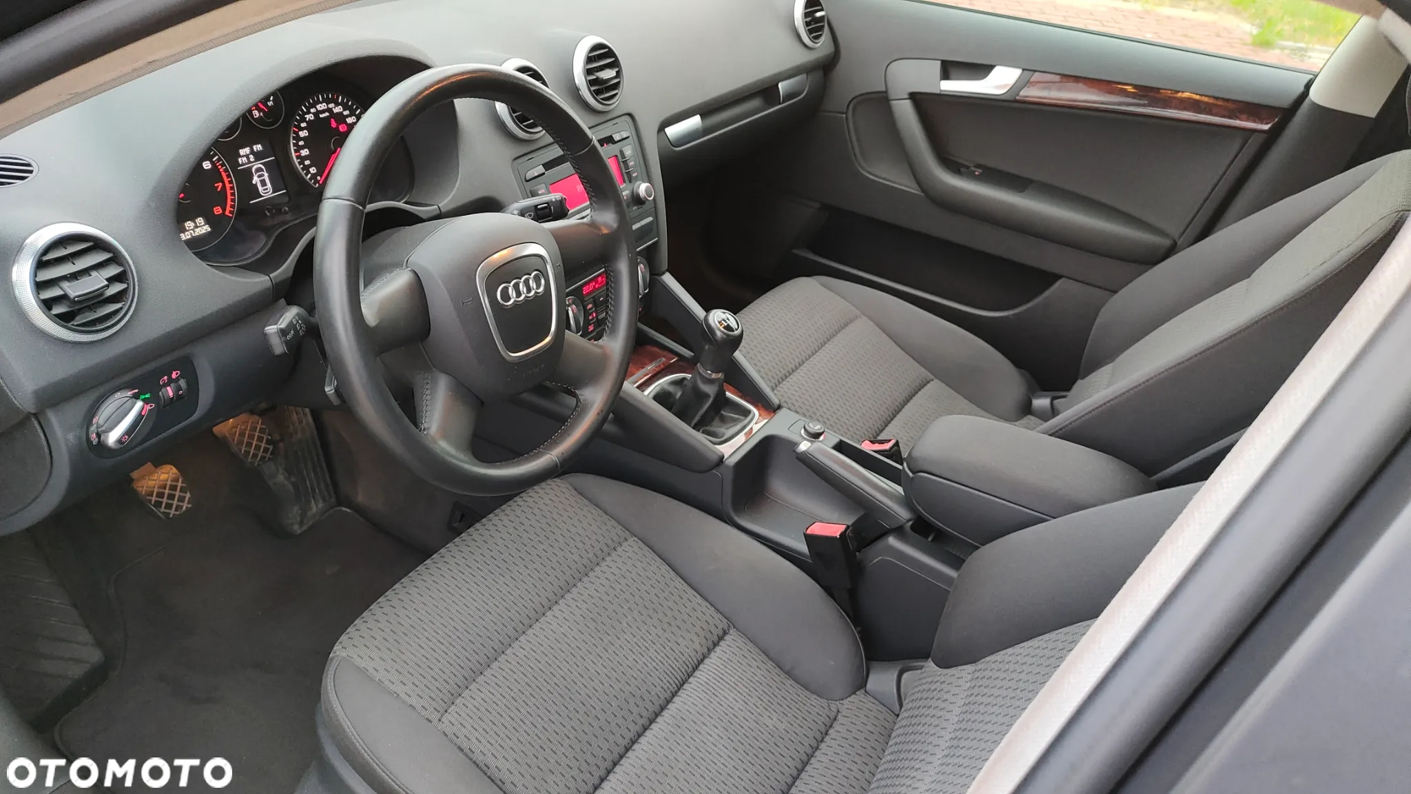 Audi A3 1.6 Sportback Attraction - 9