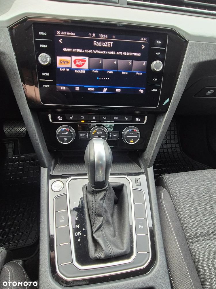 Volkswagen Passat 2.0 TSI Business DSG - 15