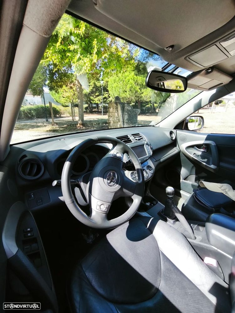 Toyota RAV4 2.2 D-4D X NAVI - 10