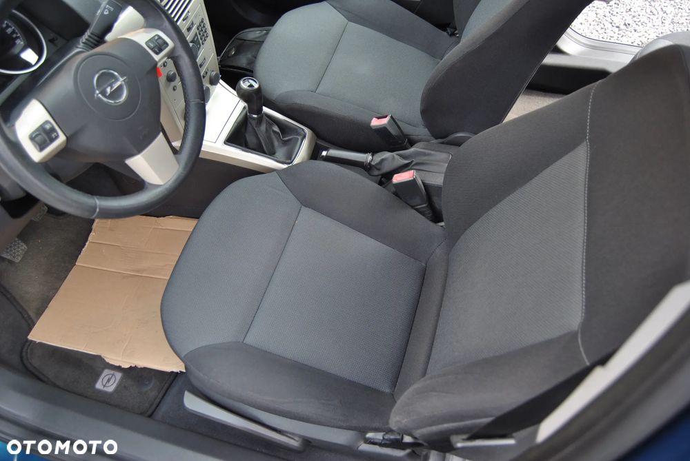Opel Astra 1.6 Enjoy - 29