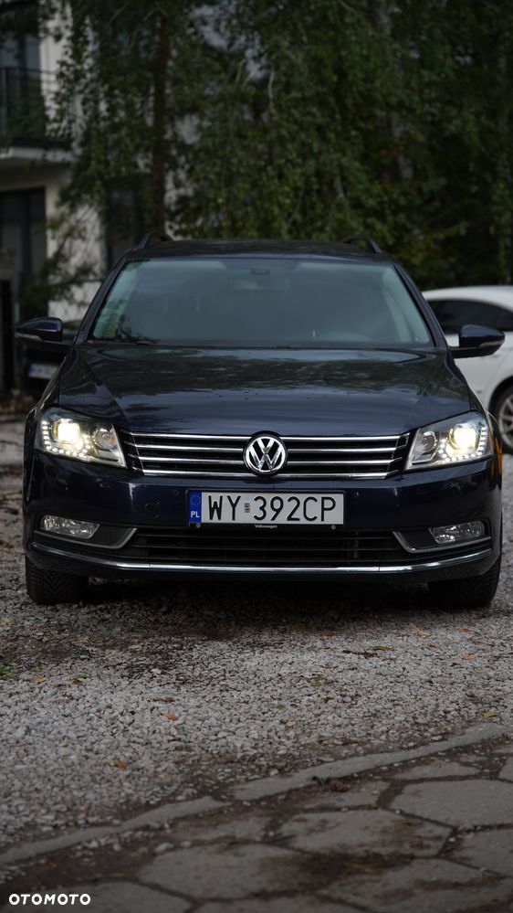 Volkswagen Passat - 1