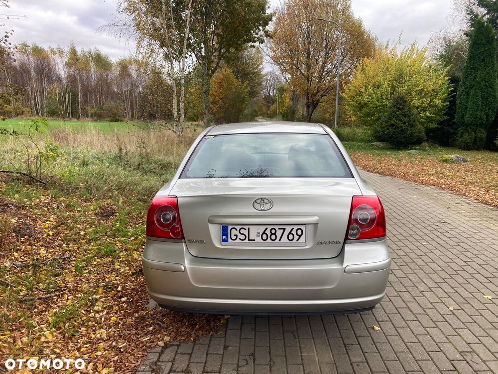 Toyota Avensis 1.8 VVT-i Sol - 3