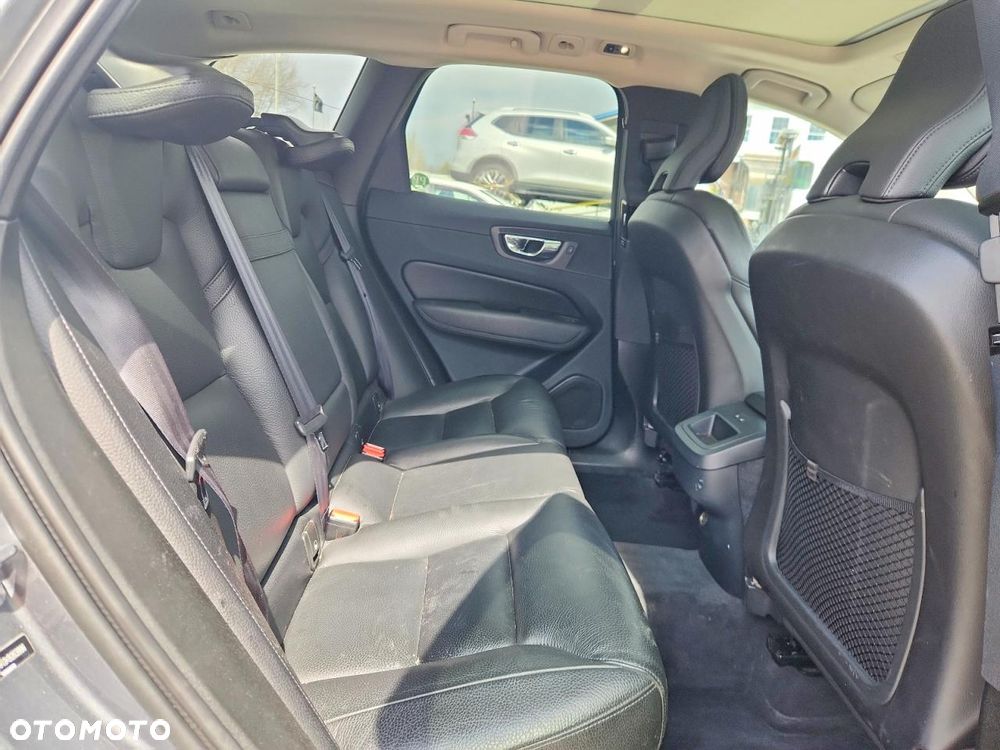 Volvo XC 60 T6 AWD Geartronic Momentum - 10