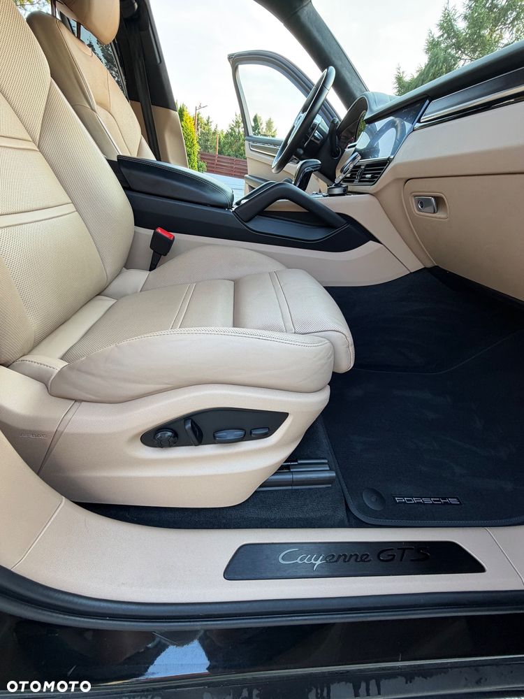 Porsche Cayenne GTS - 13