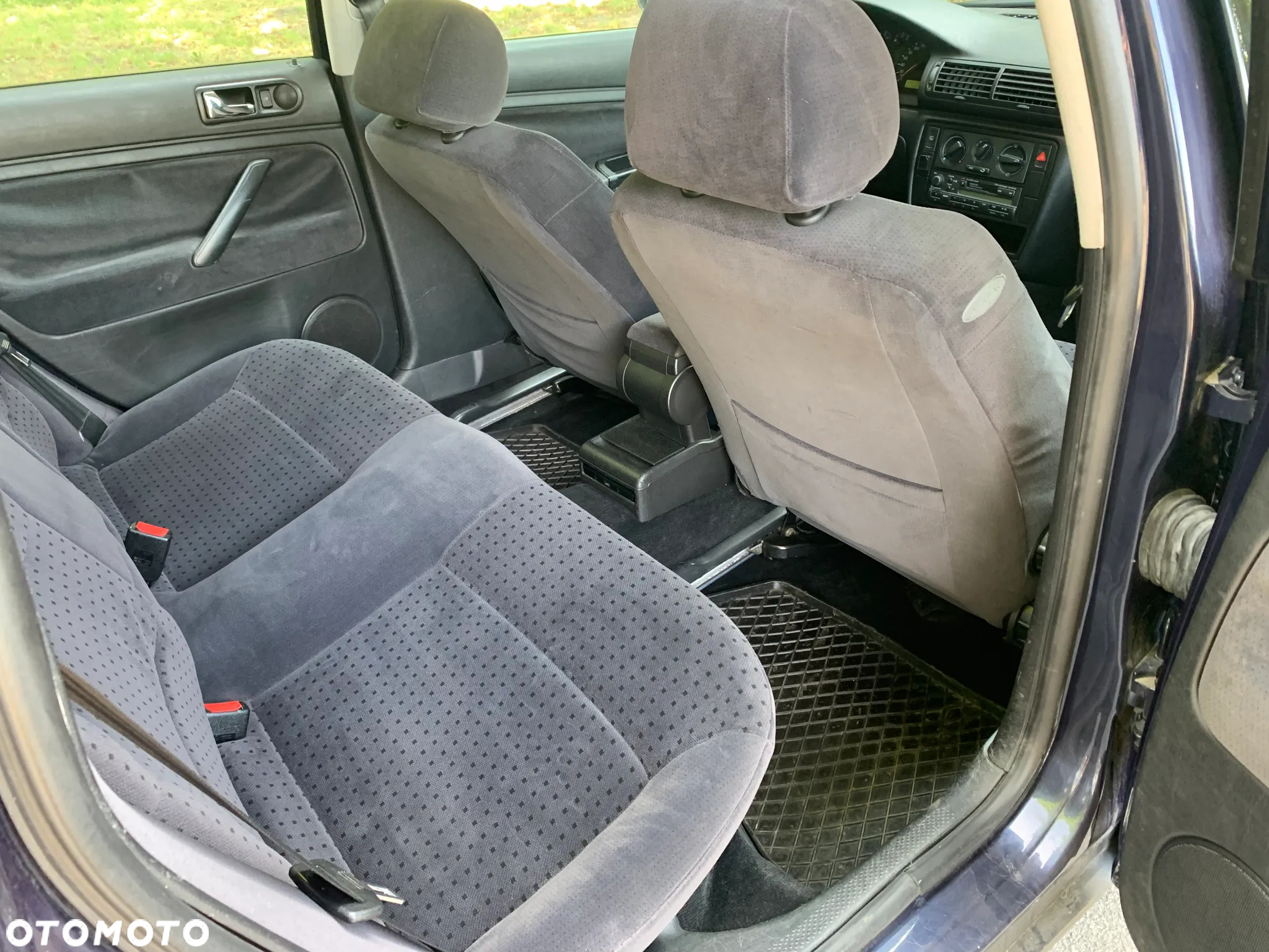 Volkswagen Passat 1.6 - 9