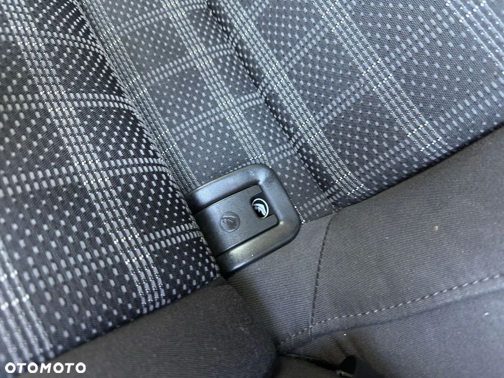 Audi A4 Avant 2.0 TDI DPF Ambiente - 32