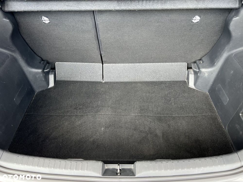 Toyota Yaris - 25