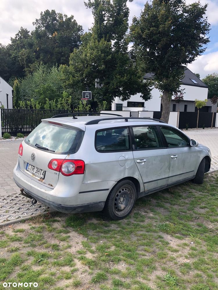 Volkswagen Passat - 1