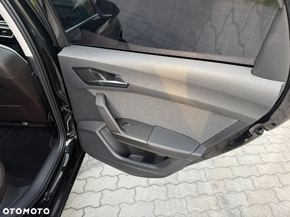 Seat Leon 1.5 eTSI Xcellence DSG - 25