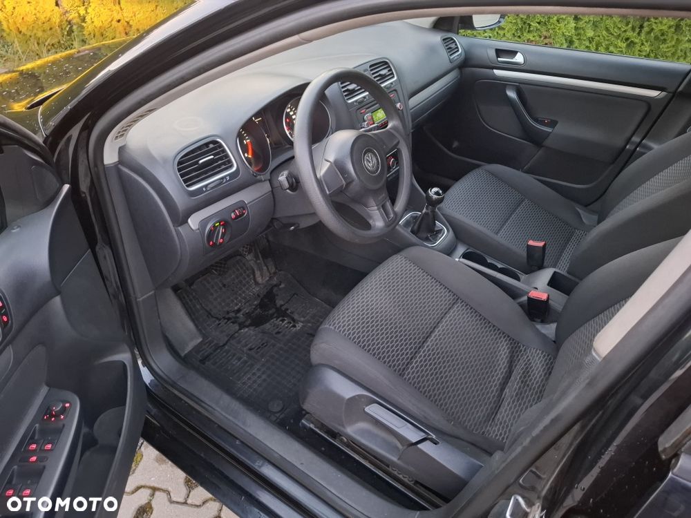 Volkswagen Golf - 6