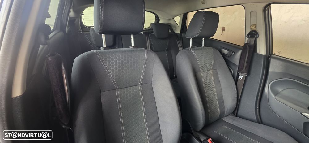 Ford Fiesta - 13