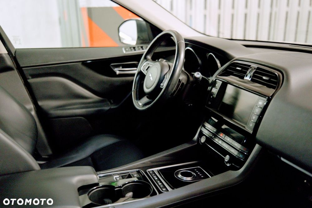 Jaguar F-Pace 35t AWD Prestige - 10