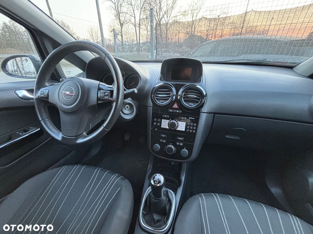 Opel Corsa 1.4 16V Edition - 10