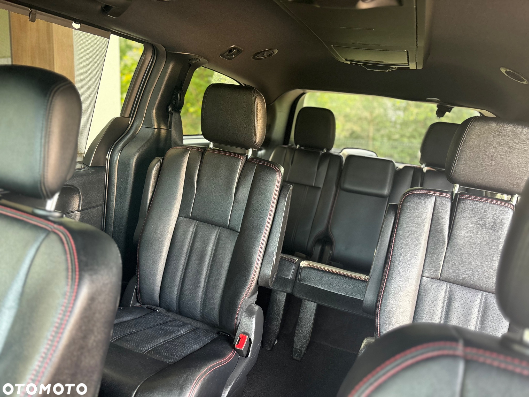 Dodge Grand Caravan - 8