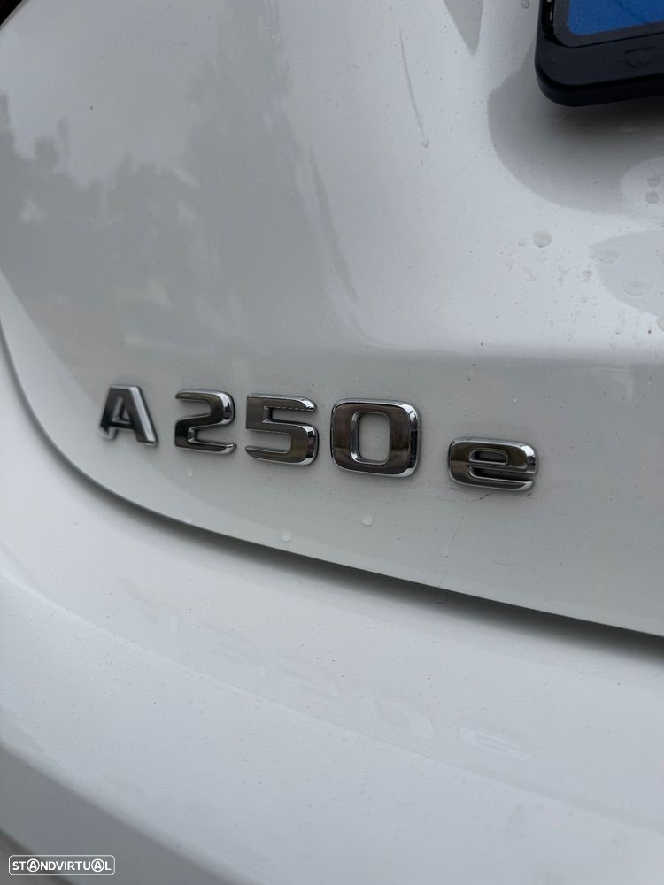 Mercedes-Benz A 250 e 8G-DCT AMG Line - 18