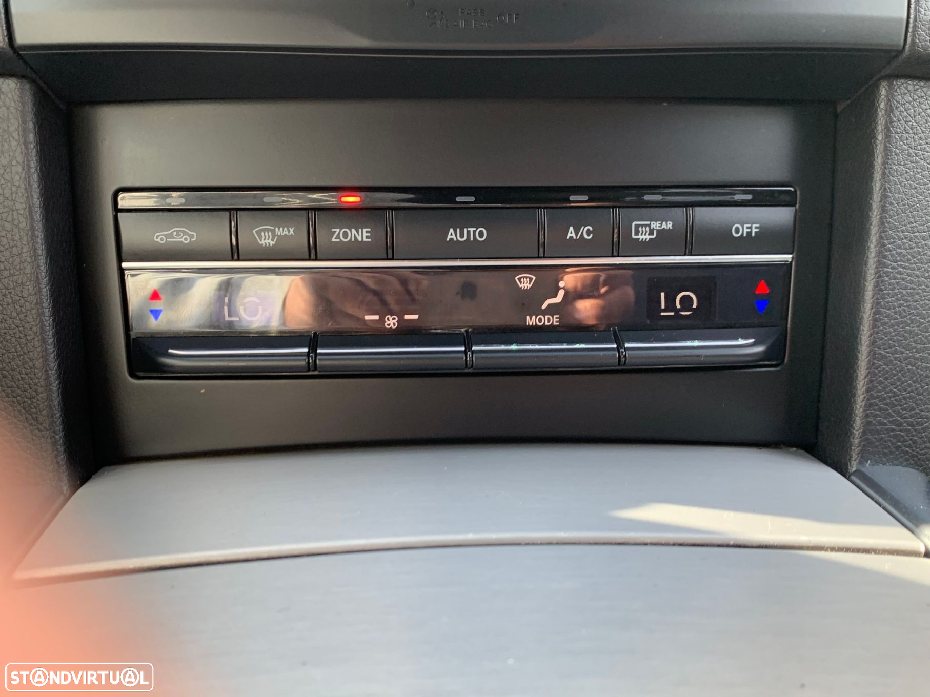 Mercedes-Benz E 220 BlueTEC Avantgarde Auto. - 53