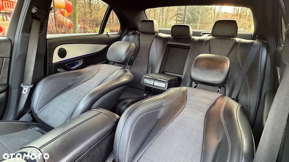 Mercedes-Benz Klasa E 220 d 9G-TRONIC - 34
