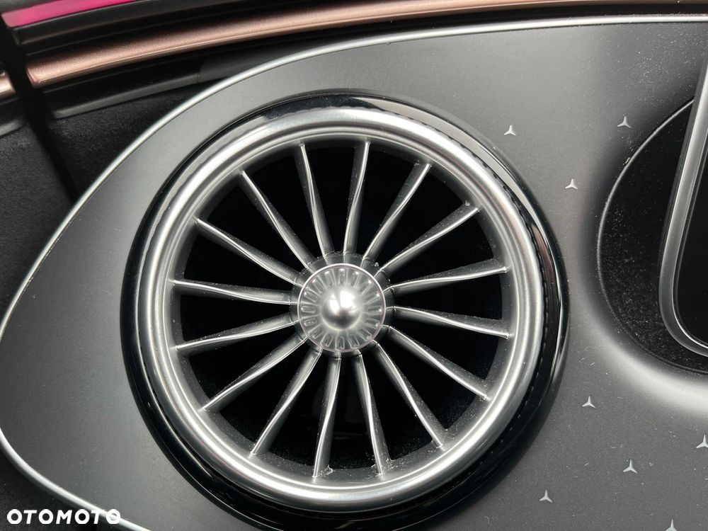 Mercedes-Benz EQE - 27