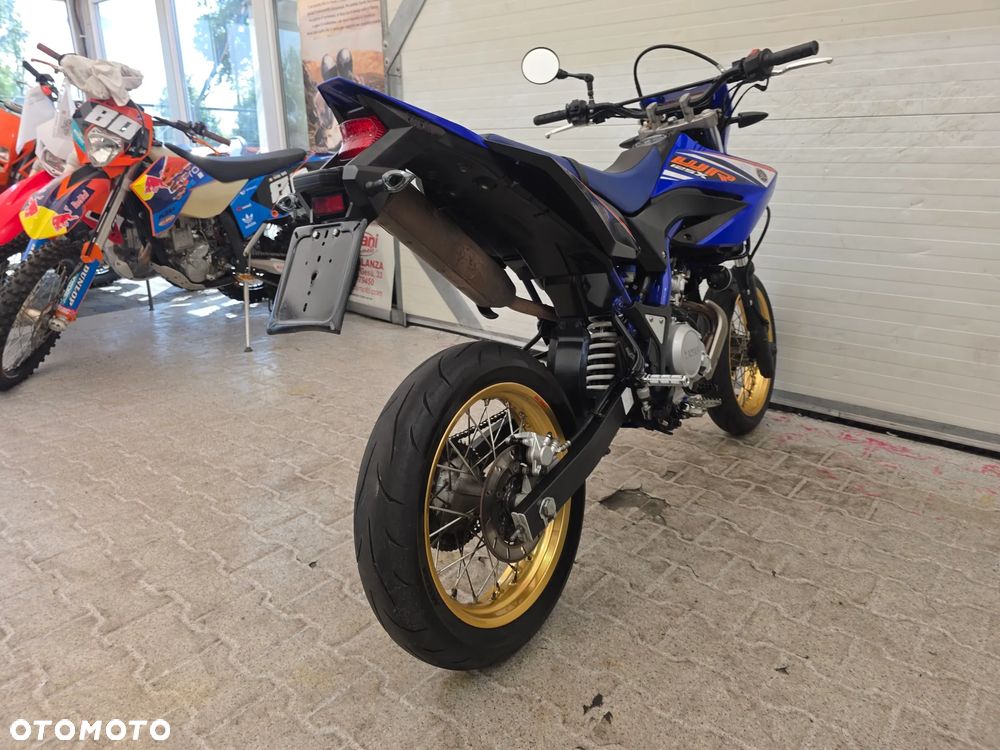 Yamaha WR - 19