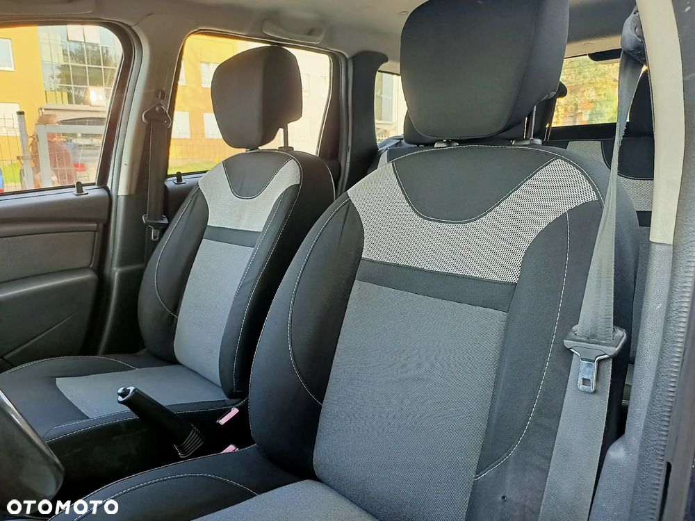 Dacia Duster 1.5 dCi Laureate 4x4 S&S EU6 - 9