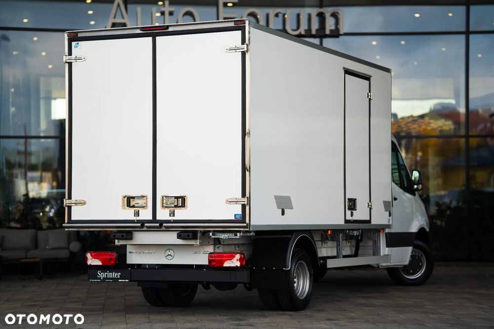Mercedes-Benz Sprinter - 4
