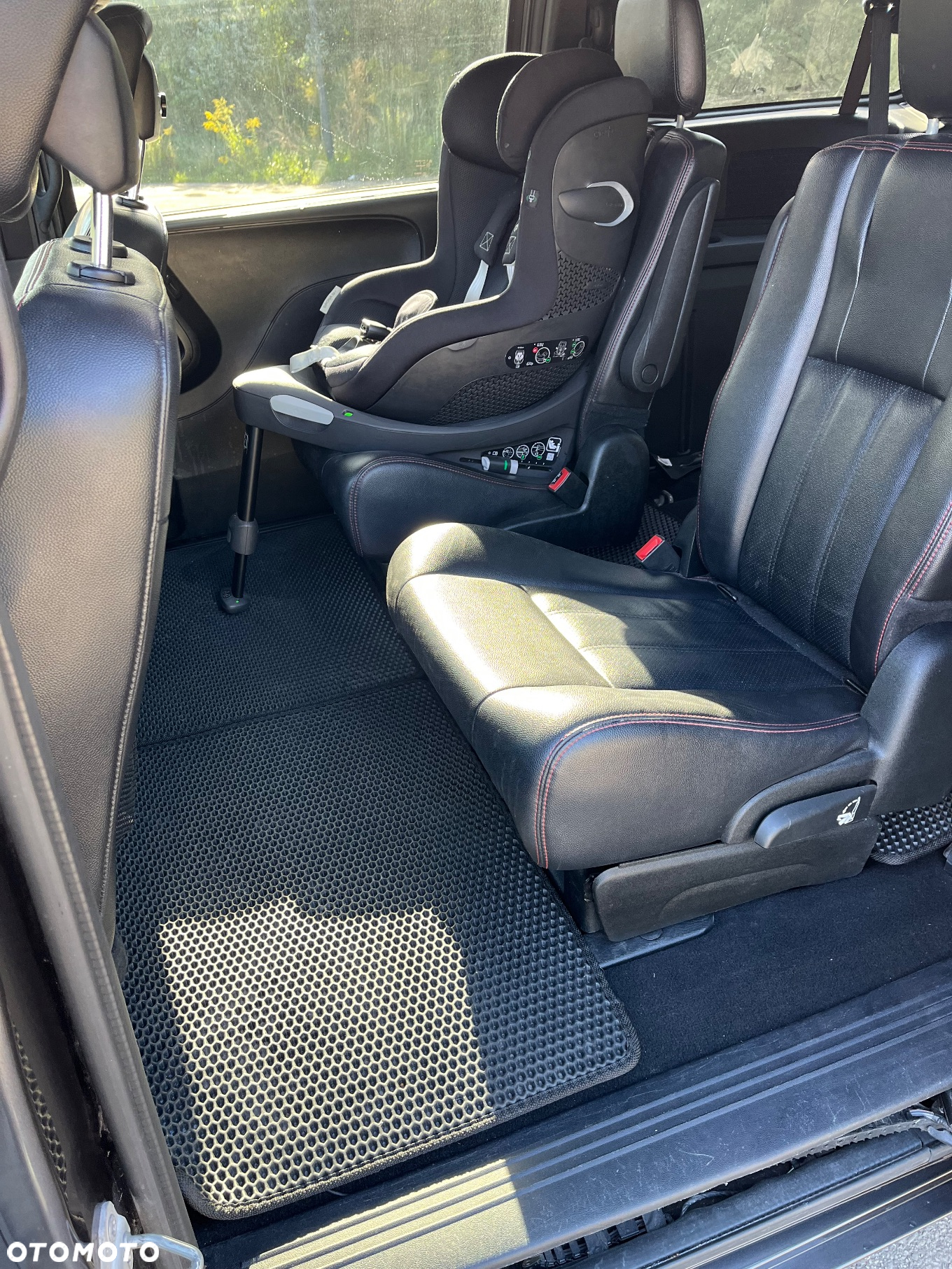 Dodge Grand Caravan - 22