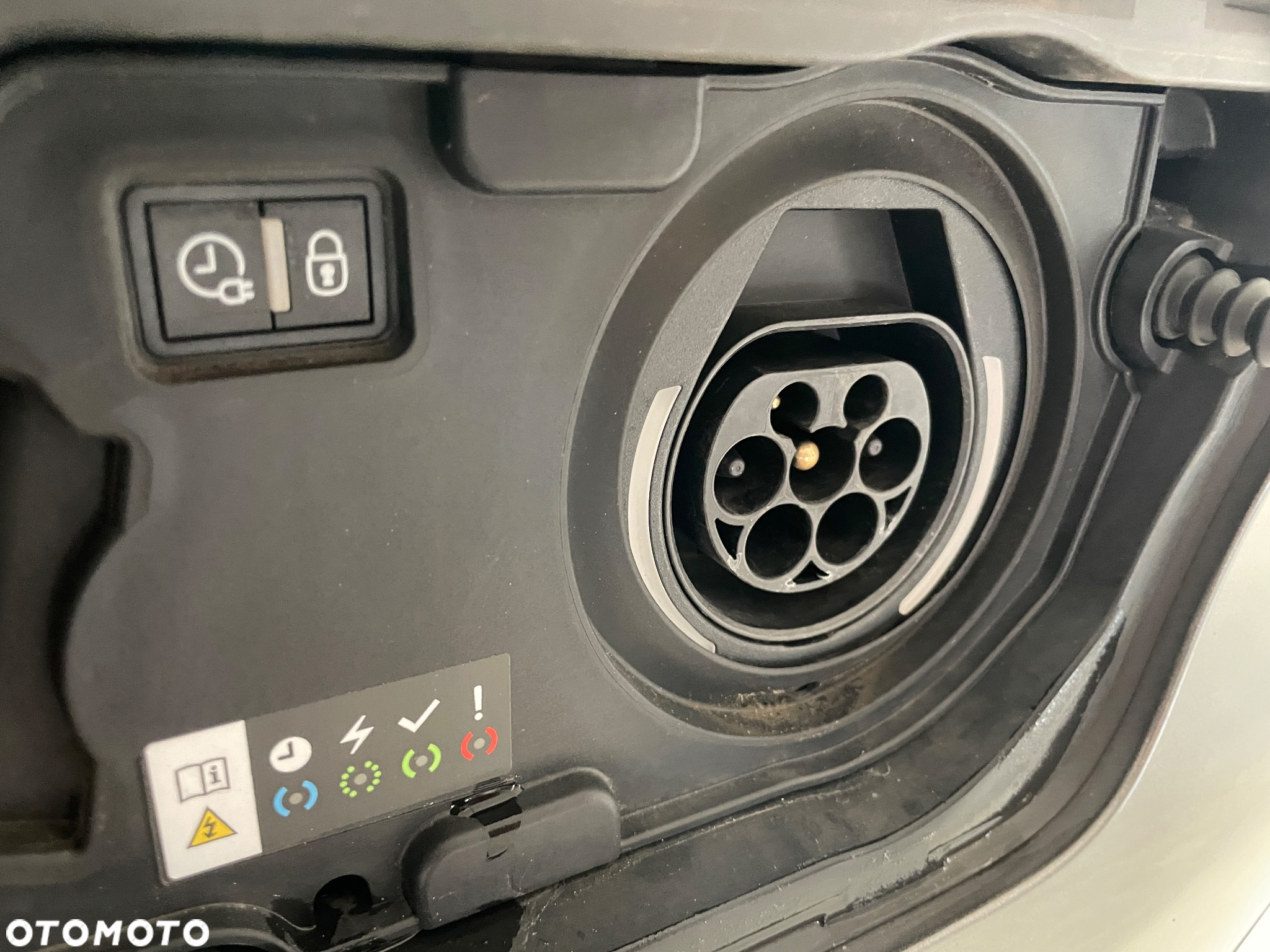 Peugeot 3008 Hybrid 225 e-EAT8 Allure - 12
