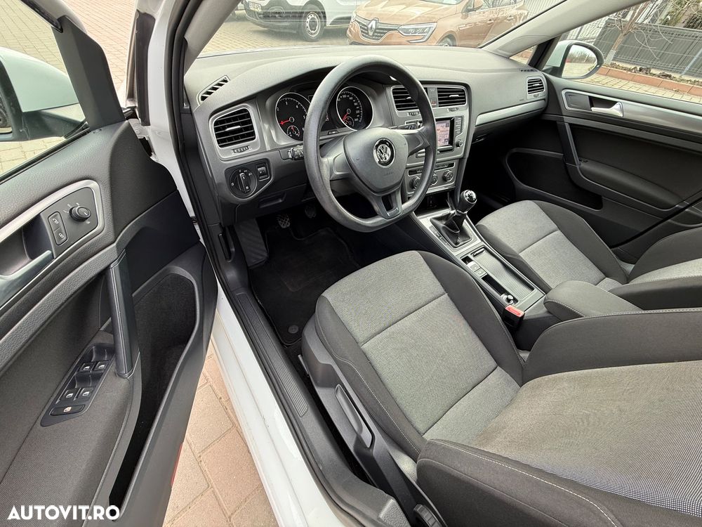 Volkswagen Golf - 12