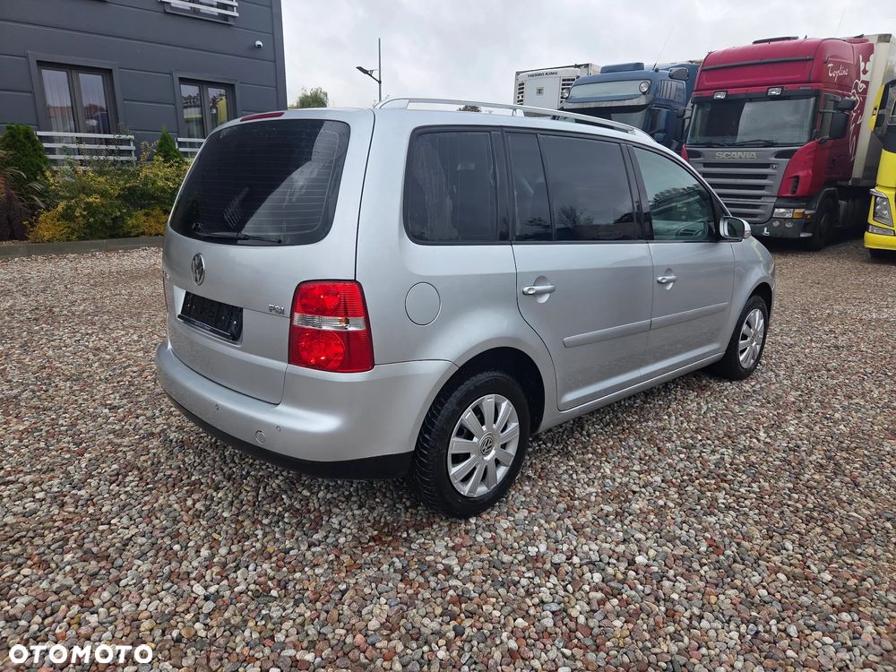 Volkswagen Touran 1.6 FSI Automatik Goal - 4