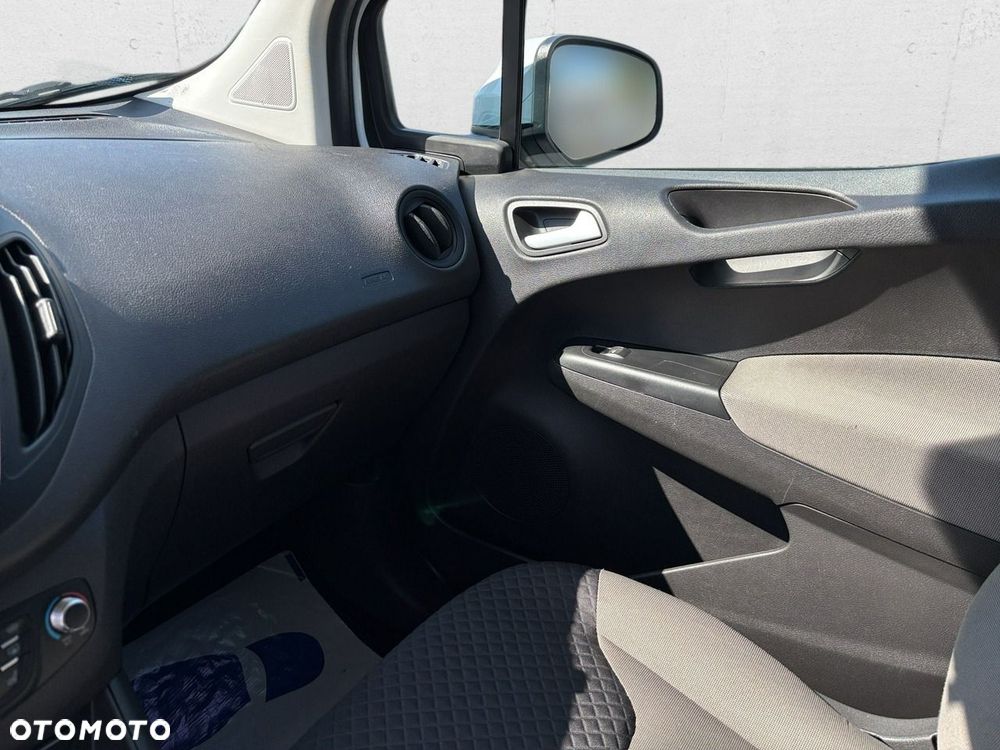 Ford Tourneo Courier - 15
